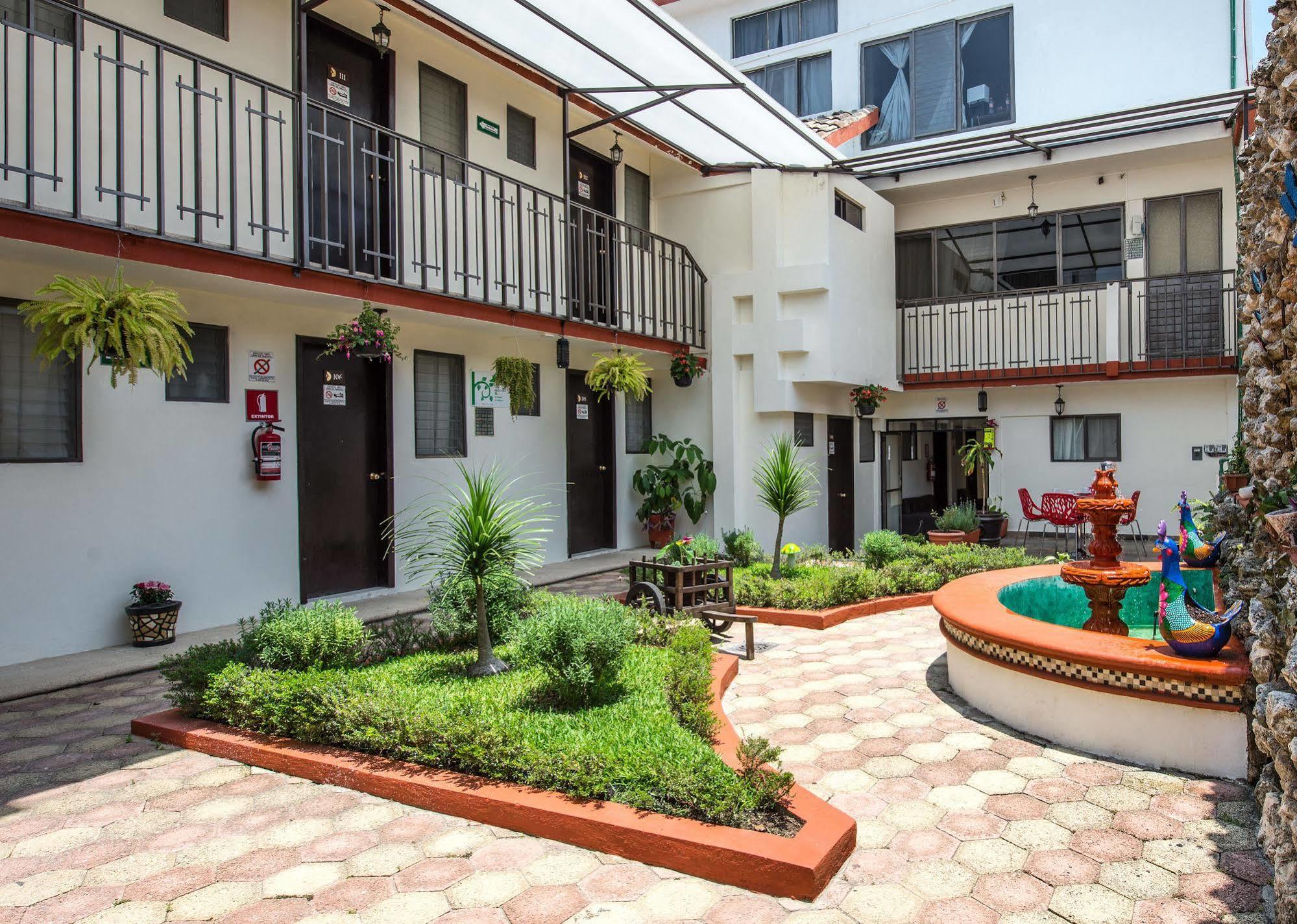 Hotel Lunada Comitan de Dominguez Exteriör bild